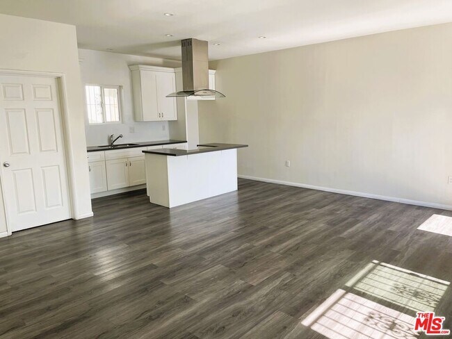 Foto del edificio - 1106 W 91st St
