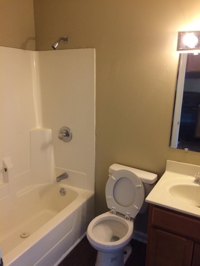 Building Photo - 421 Gibson Ln