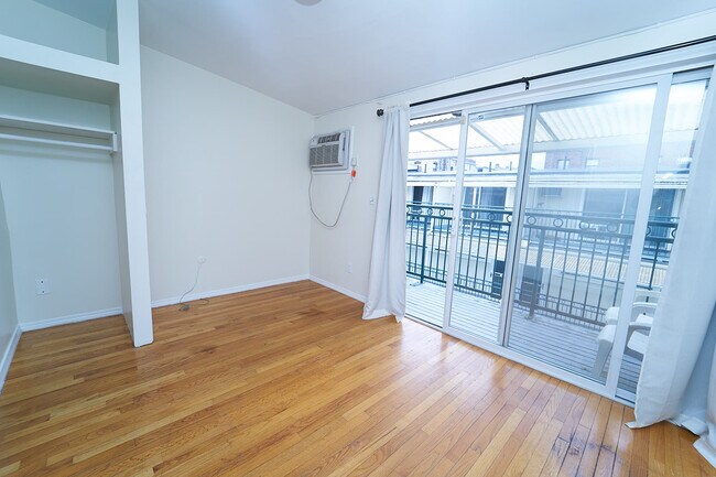 Building Photo - 49 Symphony Rd