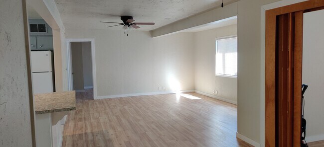 Building Photo - 1120 N Justice Dr