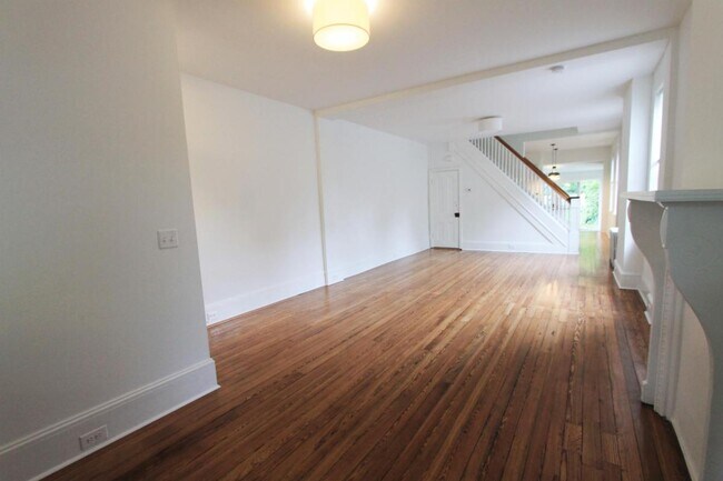 Foto del edificio - 115 W Harvey St