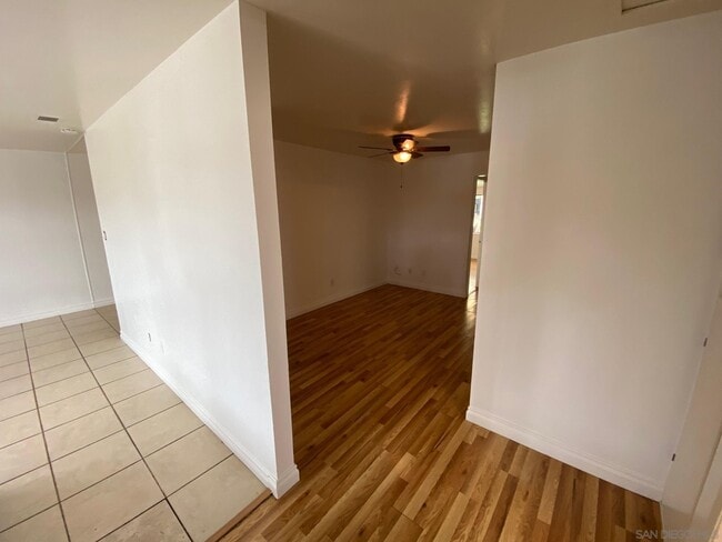 Building Photo - 864 Glencoe Dr