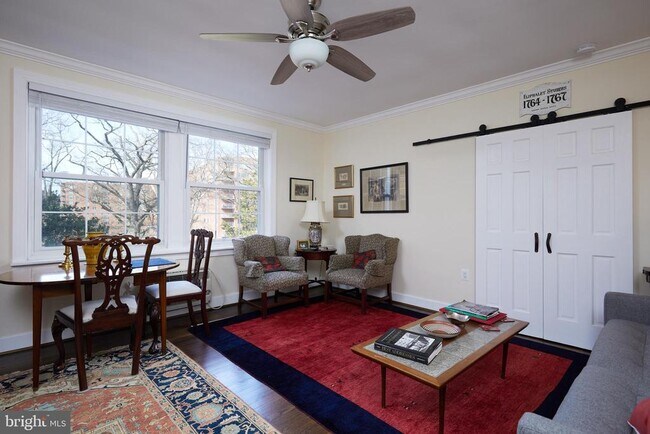 Foto del edificio - 3051 Idaho Ave NW