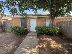 Building Photo - 2105 S Loop 289