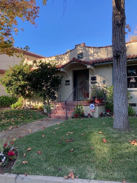 Foto principal - 1345 E Topeka St