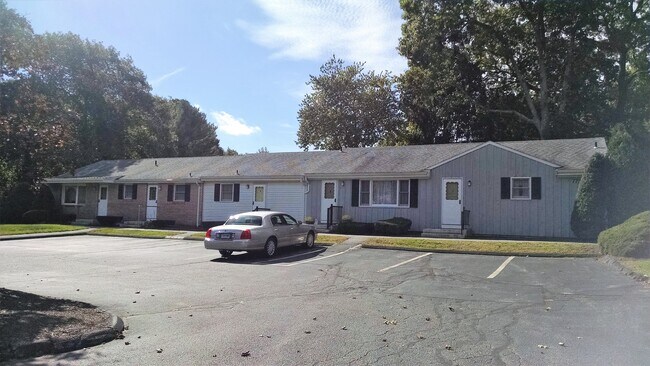 Foto del edificio - 781 Poquonnock Rd