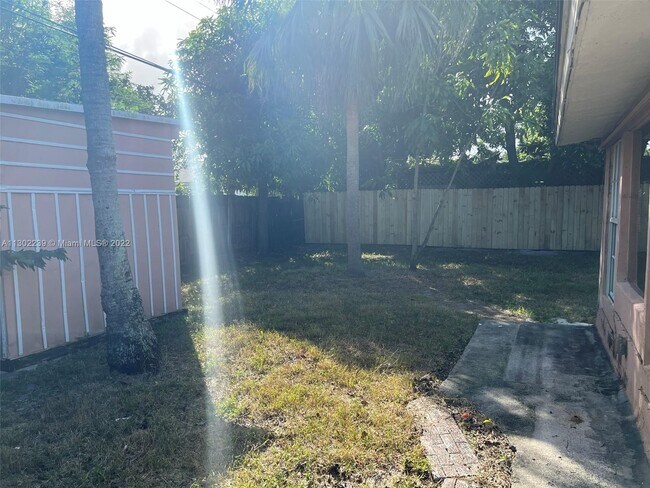 Building Photo - 6332 SW 20th St  0 Miramar Fl 33023