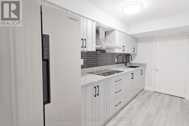 Building Photo - 17 Raithby Cres