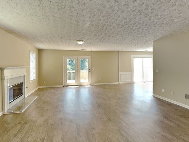 Building Photo - 1055 Omaha Dr