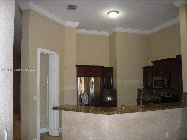 Foto del edificio - 14331 SW 9th St