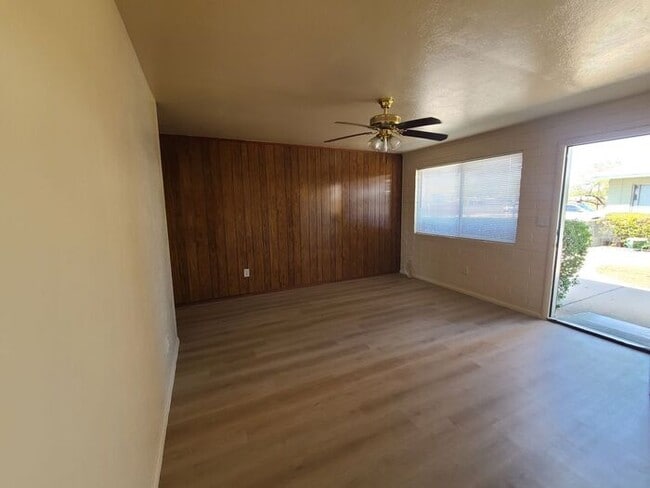 Building Photo - Charming two-bedroom, one-bathroom apartment