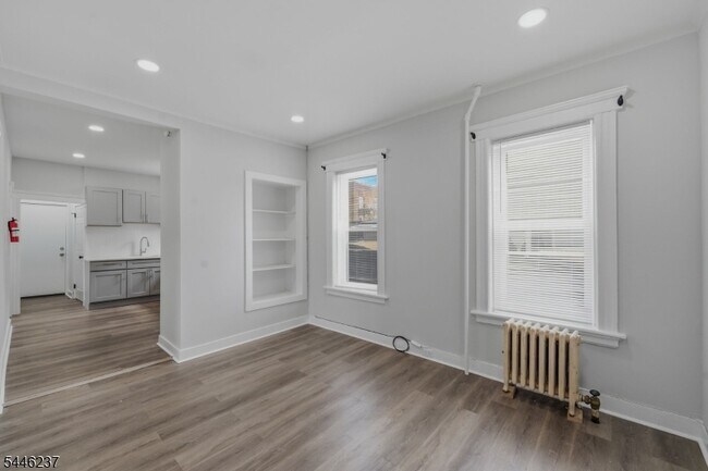 Foto del edificio - 489 E 22nd St