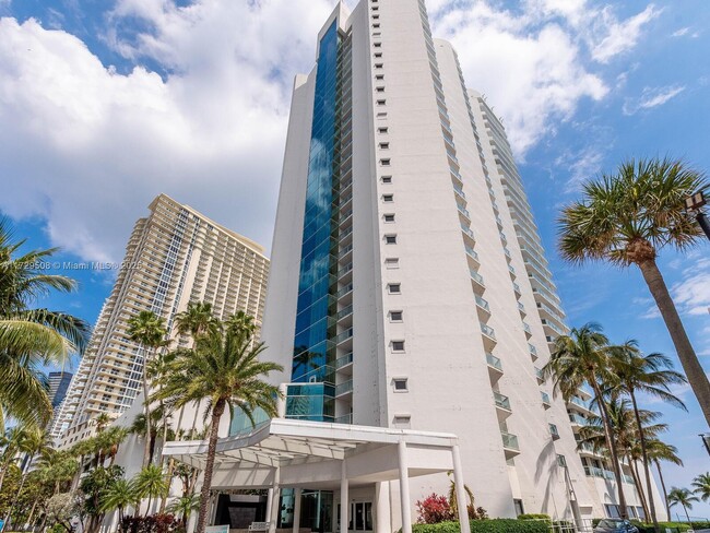 Foto del edificio - 16485 Collins Ave