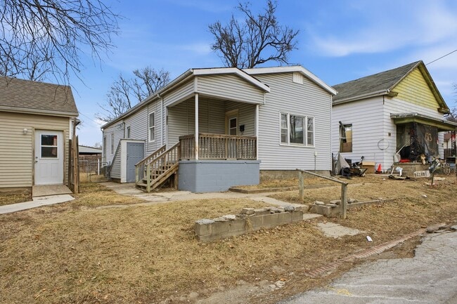 Foto del edificio - Cozy 3-Bedroom, 1-Bath Single-Family Home – 1,104 sq ft