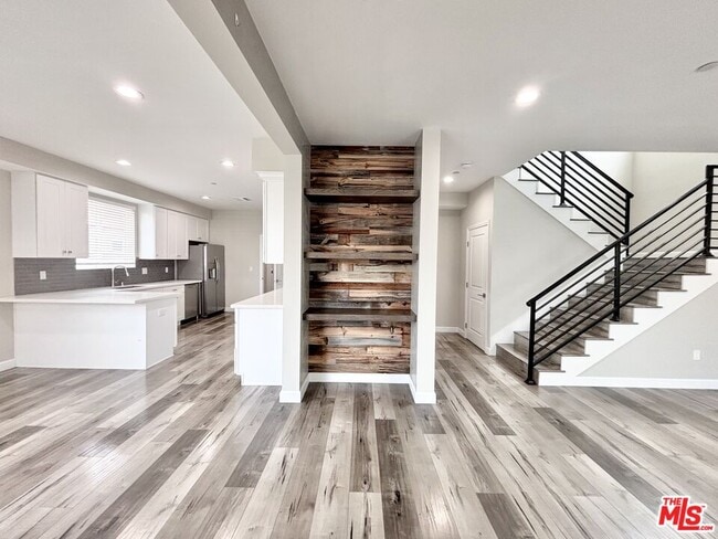 Foto del edificio - 14528 Killion St