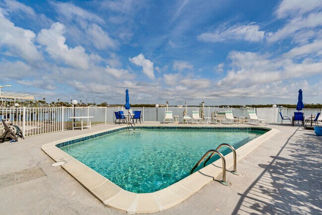 Foto del edificio - 1745 Gulf Blvd