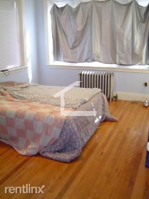 Building Photo - 240 Kelton St
