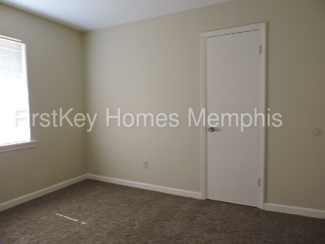 Building Photo - 3932 Callahan Dr