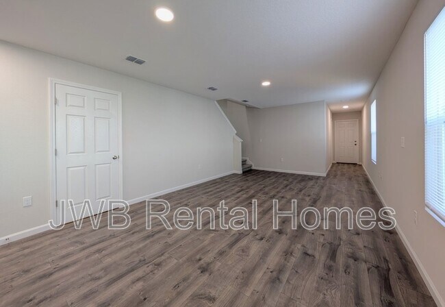 Foto del edificio - 7915 Eaton Ave