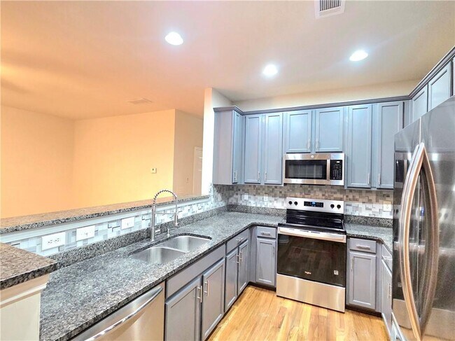 Building Photo - 3044 Cedar Glade Ln NE