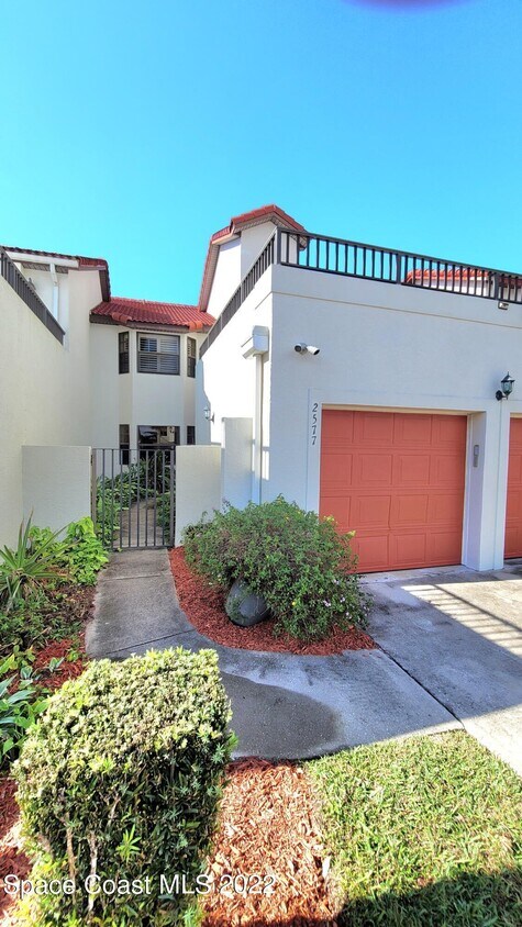 Foto principal - 2577 Sykes Creek Dr