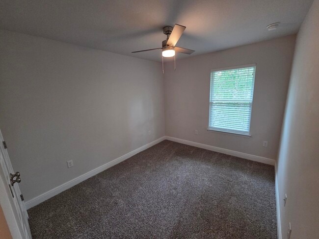 Building Photo - 1030 McLaren Cir