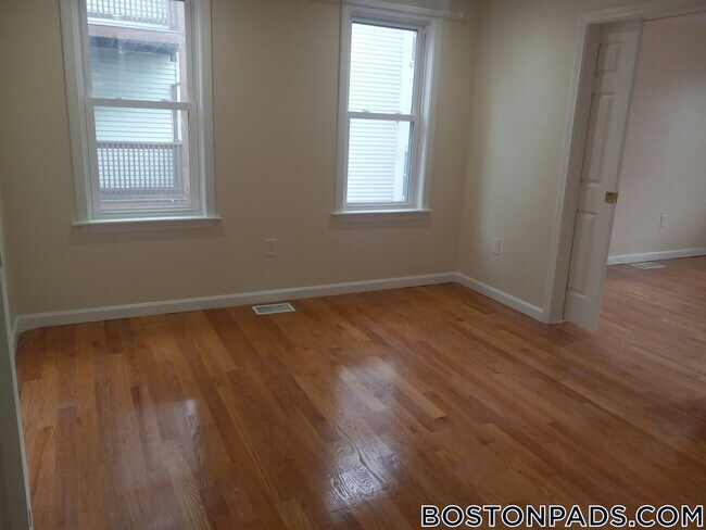 Foto del edificio - 207 Havard St.
