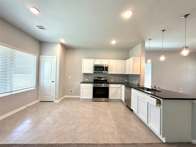 Building Photo - 211 Bethany Crk Dr