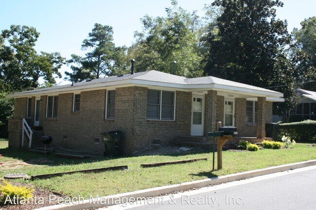 Building Photo - 2 br, 1 bath House - 3233 West St SW