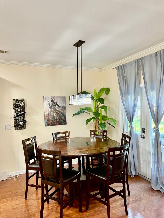 Foto del edificio - 1850 Lakewood Terrace SE