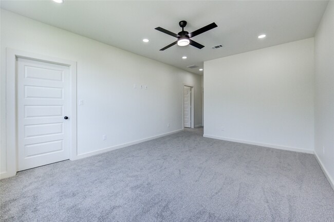 Building Photo - 2917 El Fenice Ln