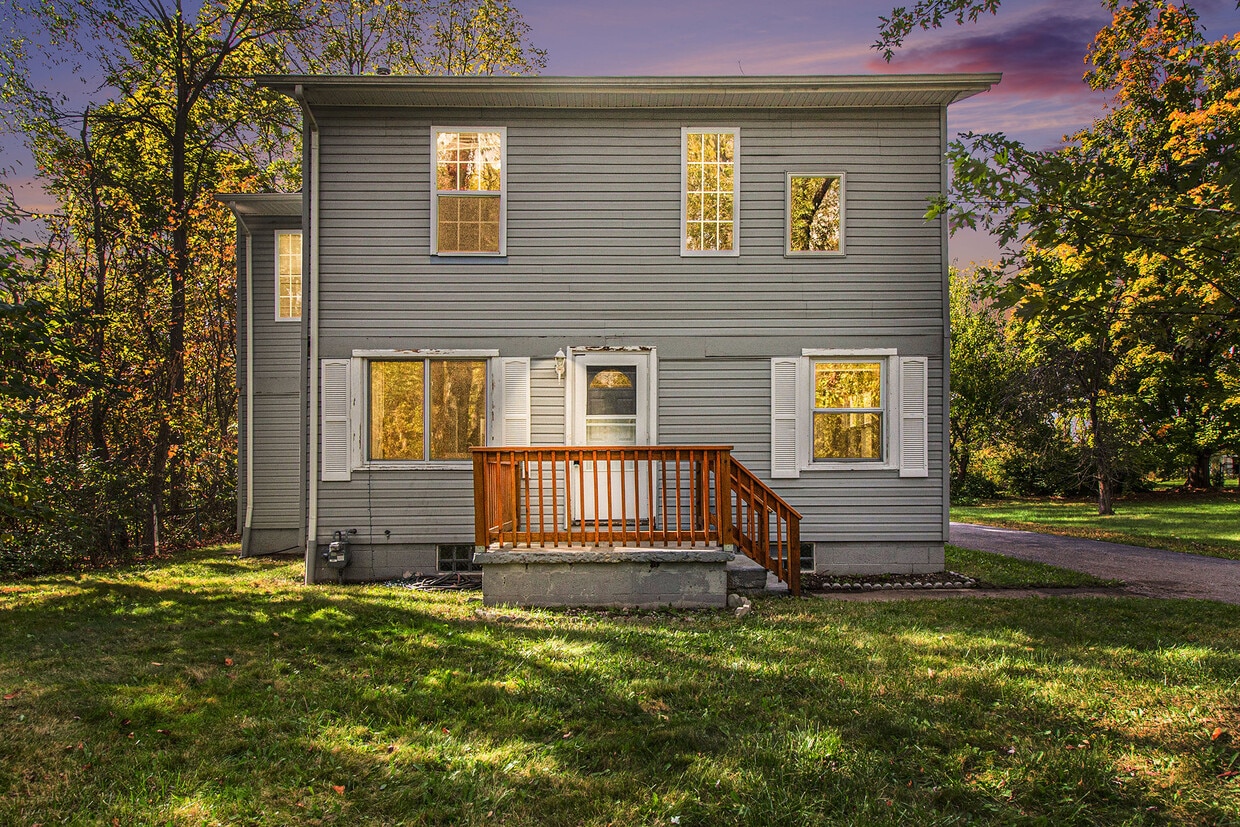 Photo - 1061 Centennial Ave (Ypsilanti, MI)