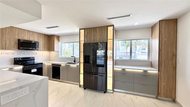 Foto del edificio - 3826 NE 171 St