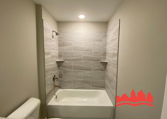 Foto del edificio - RENT SPECIAL: 1/2 OFF FIRST MONTH RENT!