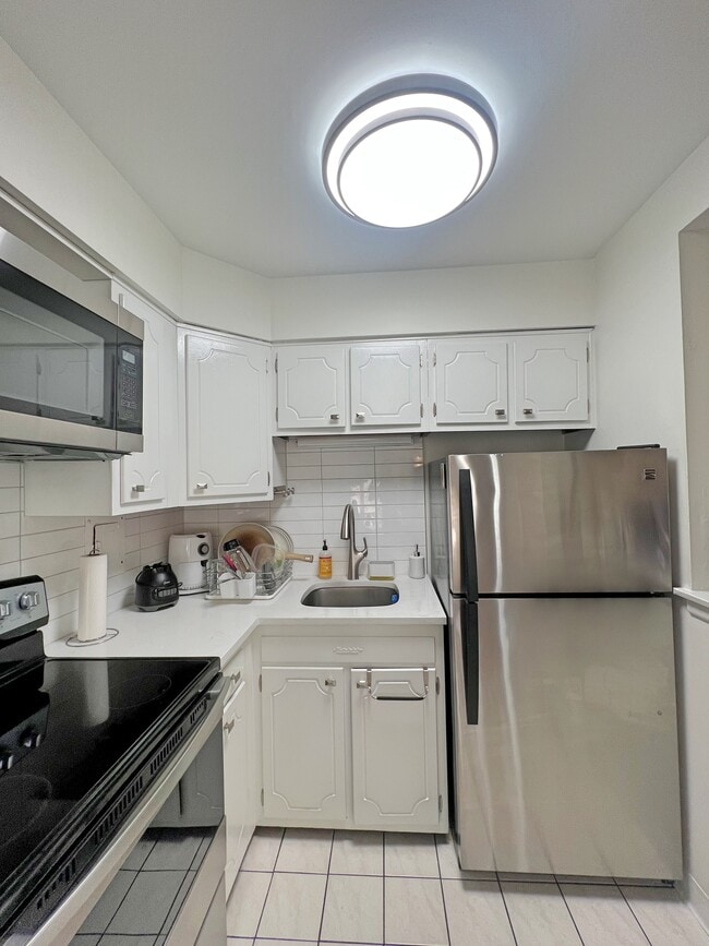 Foto del edificio - 539 W Stratford Pl