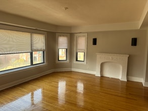 Building Photo - 8009 S Phillips Ave