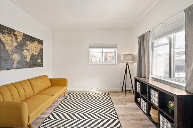 Foto del edificio - 2450 N Ogden St