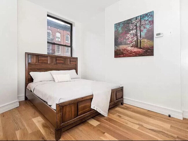 Foto del edificio - 309 East 92nd Street