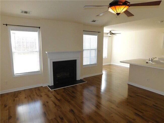 Building Photo - 3266 Liberty Commons Dr NW