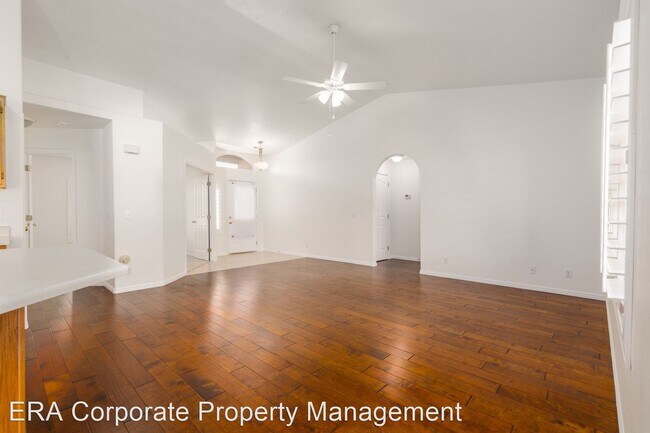 Building Photo - 3 br, 2 bath House - 210 N. Mall Dr. #139