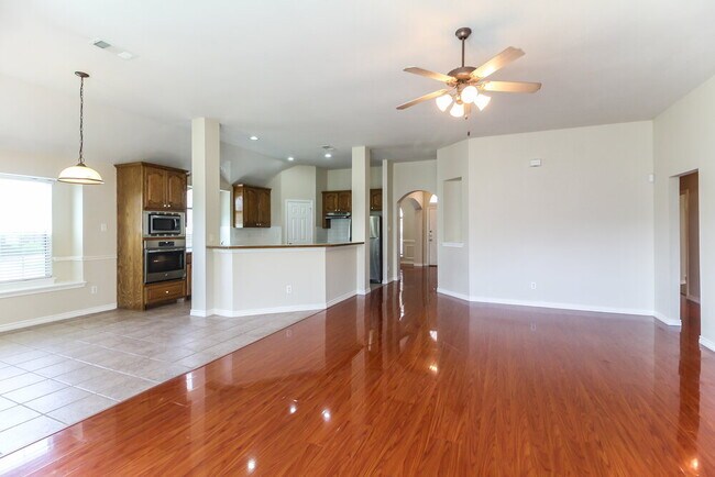 Foto del edificio - 7517 Creek Meadow Dr