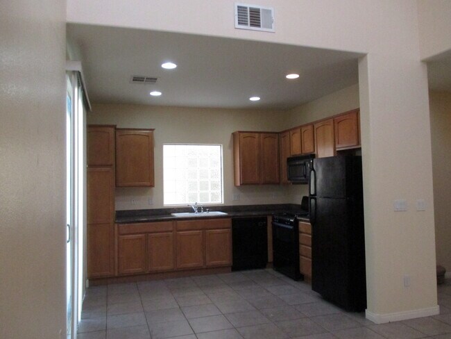 Foto del edificio - 7561 Holiday Hills St
