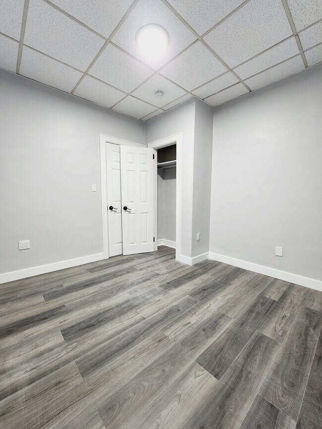 Unit 2 - 9 W 26th St