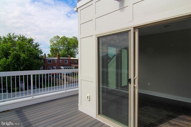 Building Photo - 105 E Reed Ave
