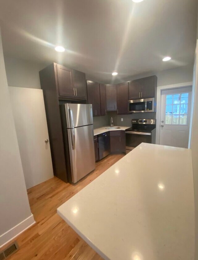 Primary Photo - 1324 N Newkirk St