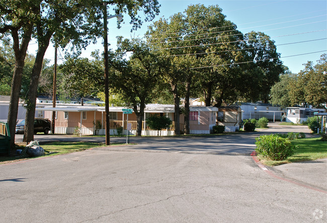 Foto del edificio - Lake Forest Mobile Home Park