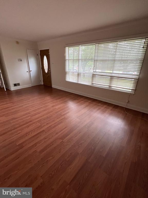 Foto del edificio - 5807 Lamont Dr