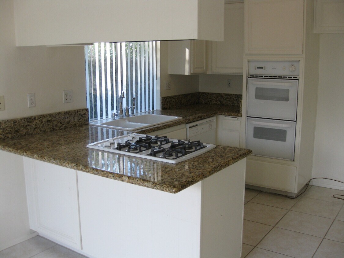 Building Photo - 7241 La Mancha Cir