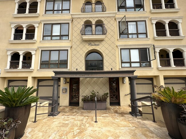 Building Photo - 7411 Herschel Ave