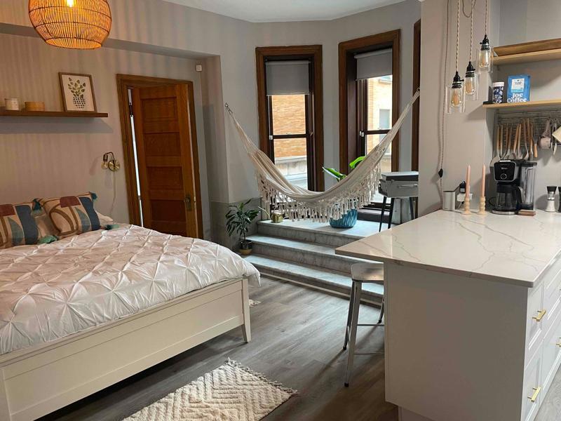 Photo - 550 W Surf St - City Studio Chicago